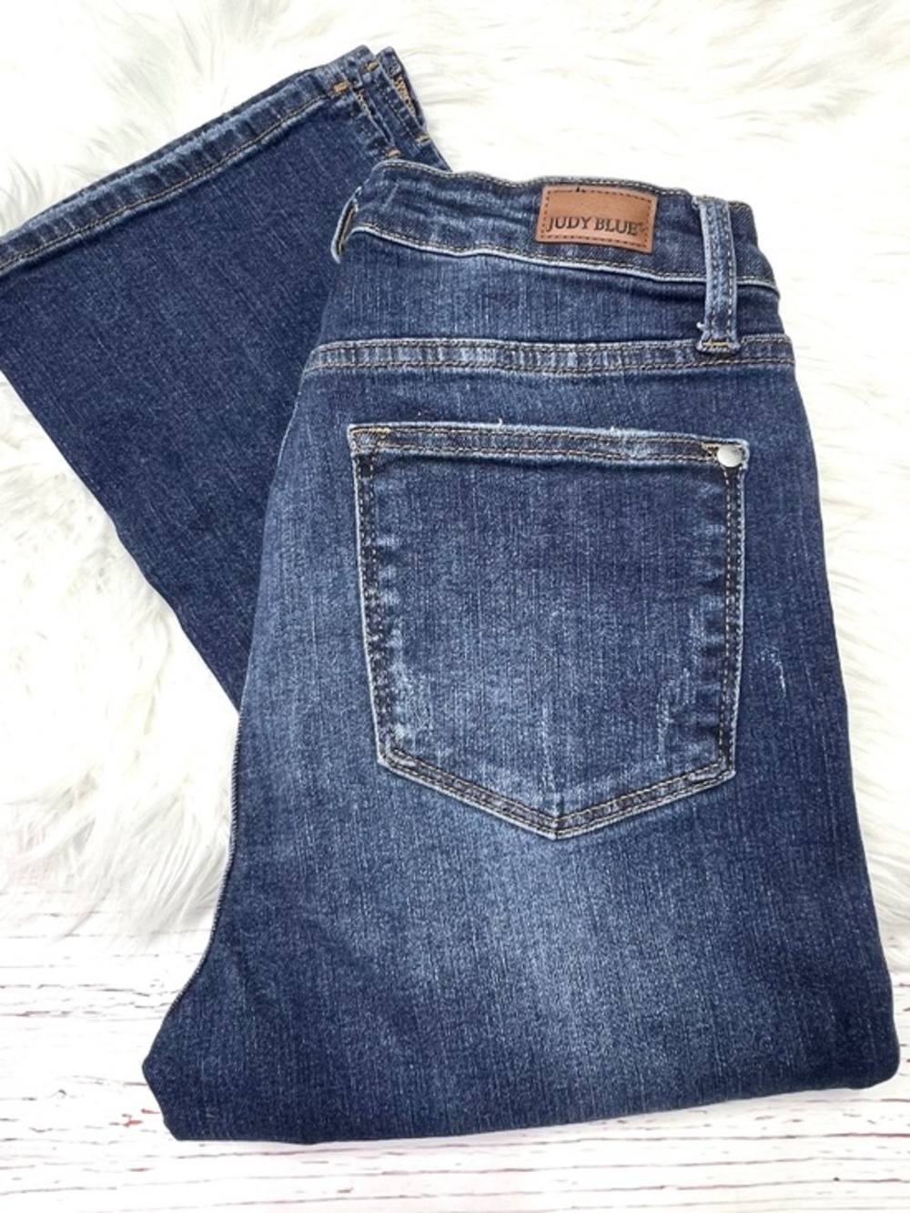 👖|•JUDY BLUE•| Slit Cuff Bootcut Distressed Jeans Size 7/28👖